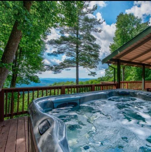 NC Cabins with Hot Tubs